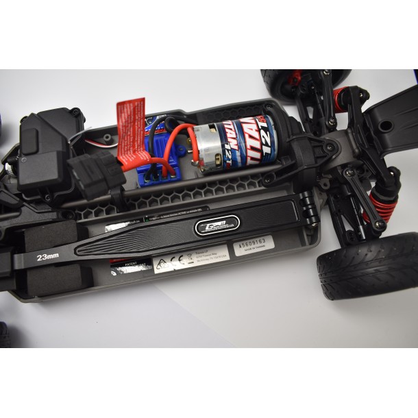 ALUMINUM BATTERY HOLD-DOWN PLATE FOR TRAXXAS 1/10 4-TEC 3.0 CORVETTE STINGARY