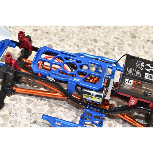 ALUMINIUM BATTERY HOLDER FOR AXIAL 1/24 SCX24
