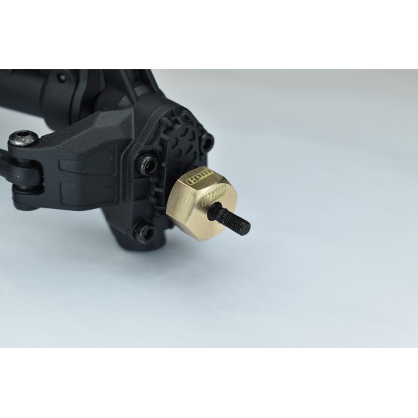 BRASS HEX ADAPTERS (12X7.5MM) FOR AXIAL 1/18 UTB18 CAPRA