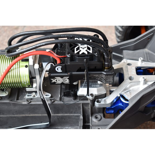 ALUMINUM 7075-T6 RECEIVER BOX COVER WITH ELECTRIC ADJUSTMENT BRACKET FOR TRAXXAS 1/6 XRT 8S / X-MAXX